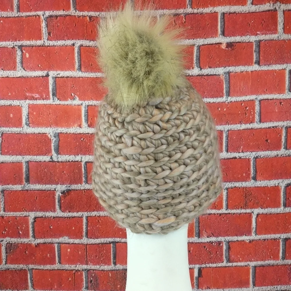 ✔️Universal Thread hat - Picture 4 of 8